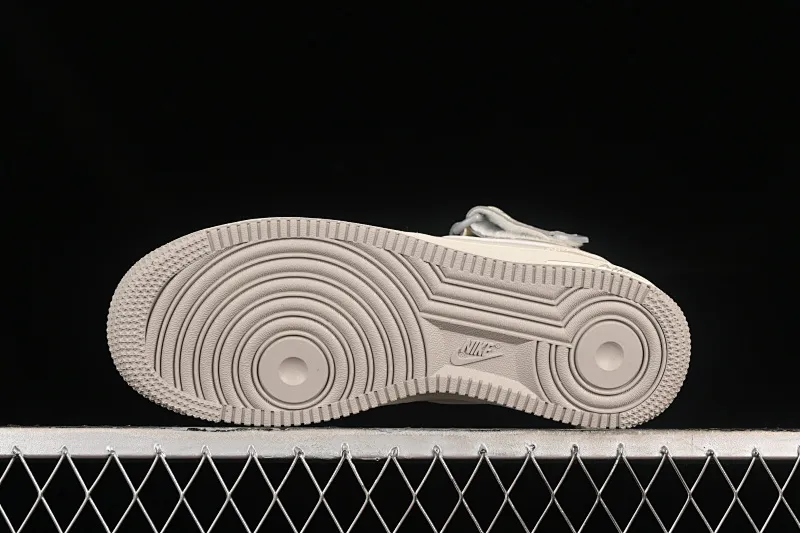 All categories Nk Air Force 1 Air Force series Nk Air Force 1 Mid Air Force mid-top Nk Air Force 1'07 Mid gray pearlescent small hook Air Force One mid-top casual sneakers SG2356-806